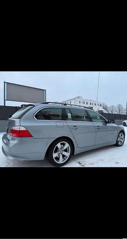 Gebraucht BMW 525 177 PS (130 kW) 2006 Silber Kombi
