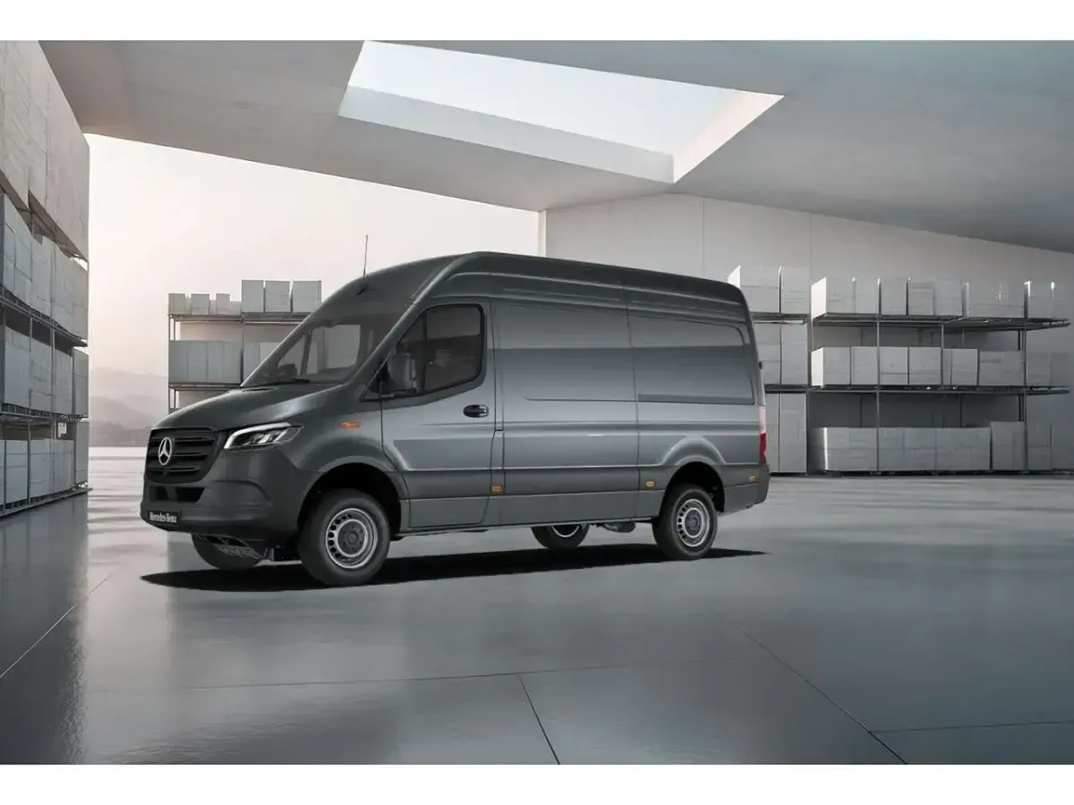 Gebraucht Mercedes Sprinter 190 PS (139 kW) 2025 Grau Van