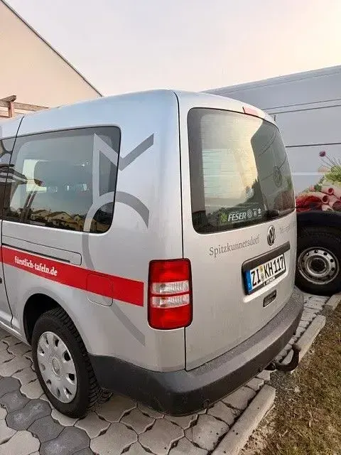 Używany VW Caddy 102 KM (75 kW) 2018 Srebrny Minivan