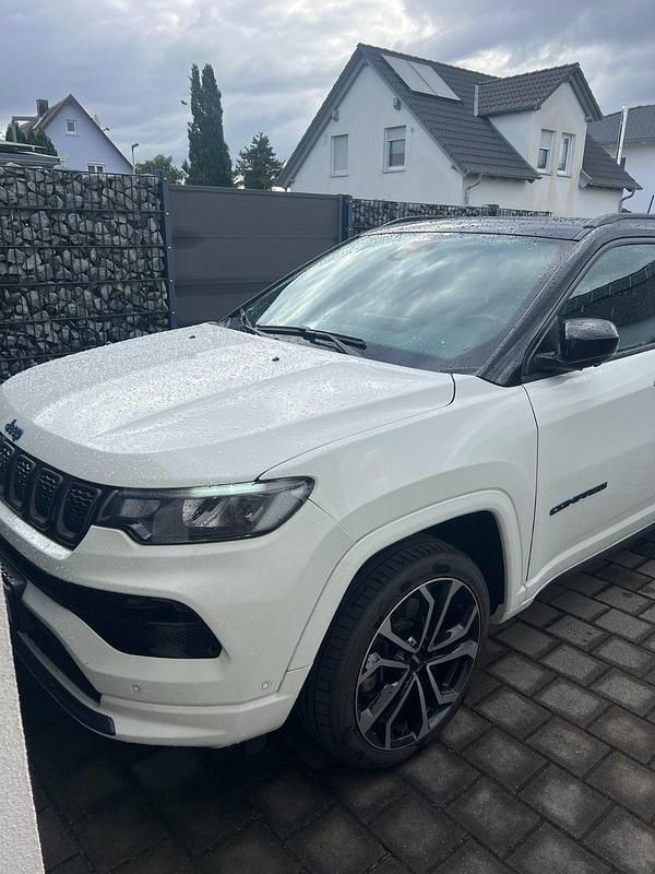 Weiß Gebraucht 2022 Jeep Compass SUV | 28.000 € (Superpreis) - Bild 1/4