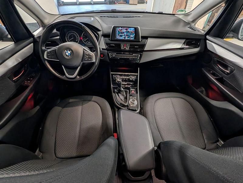 Gebraucht BMW 218 Active Tourer 136 PS (100 kW) 2015 Schwarz Van / Kleinbus