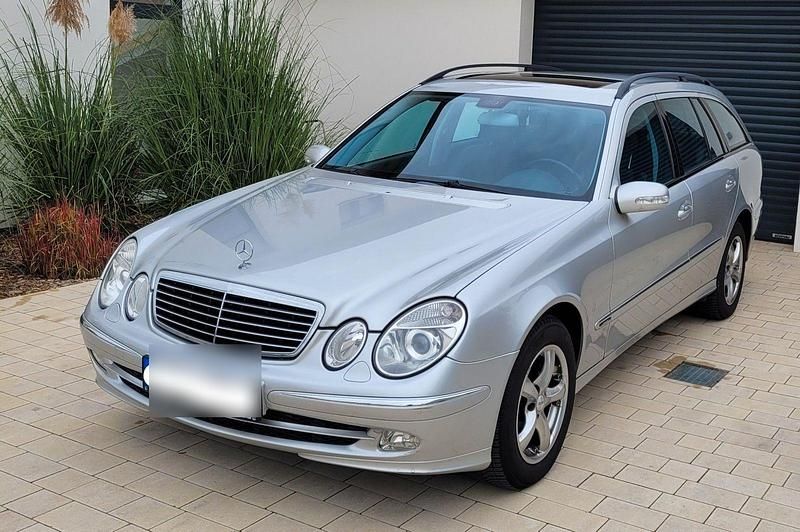 Silber Gebraucht 2003 Mercedes E200 Kombi | 3.000 € (Superpreis) - Bild 1/4