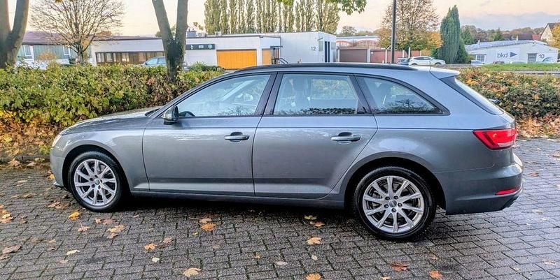 Gebraucht Audi A4 150 PS (110 kW) 2019 Grau Kombi