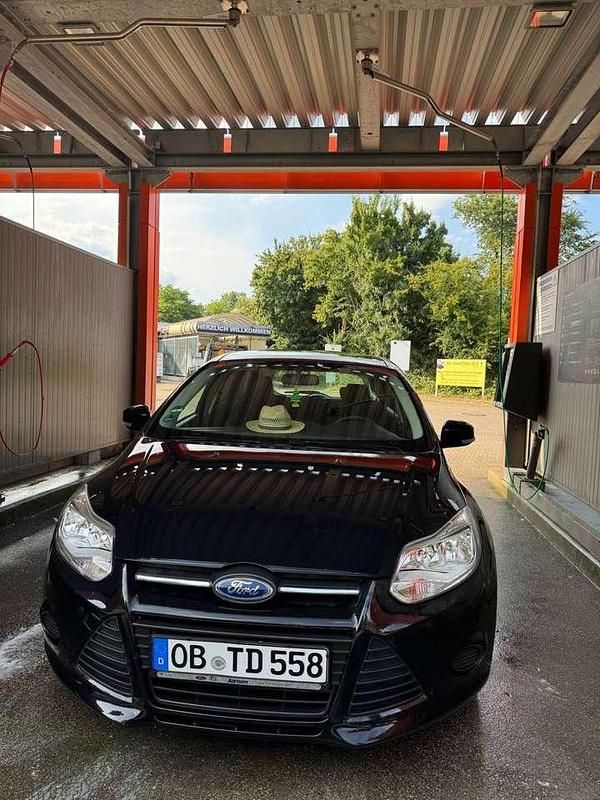 Gebraucht Ford Focus 105 PS (77 kW) 2014 Limousine