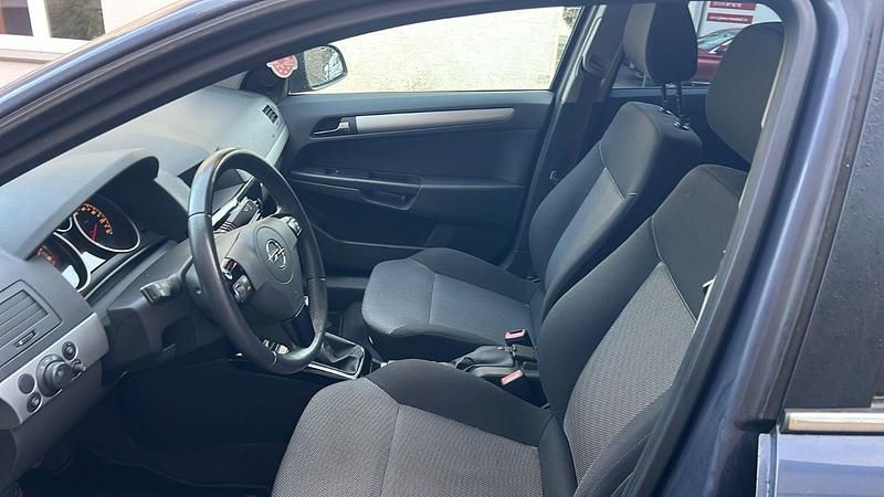 Blau Gebraucht 2010 Opel Astra Edition Kombi | 1.990 € (Superpreis) - Bild 1/4