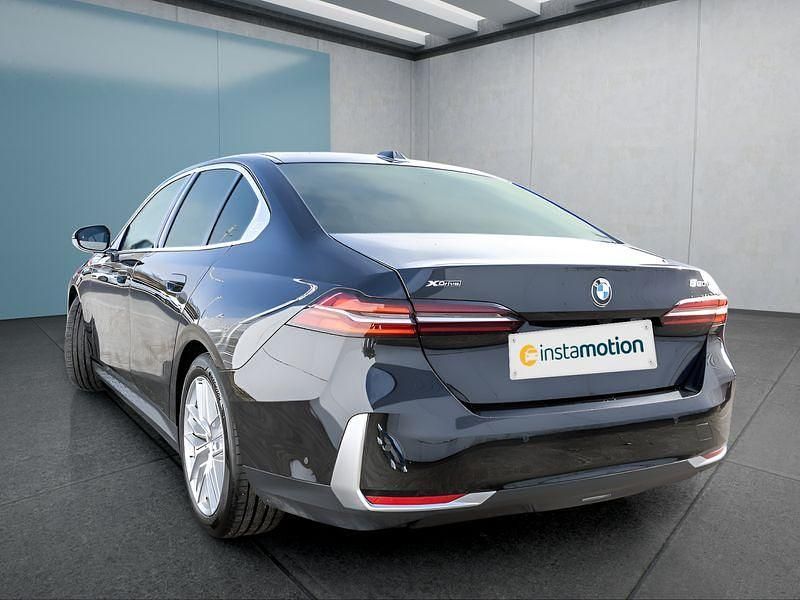 Gebraucht BMW 520 197 PS (144 kW) 2024 Schwarz Limousine