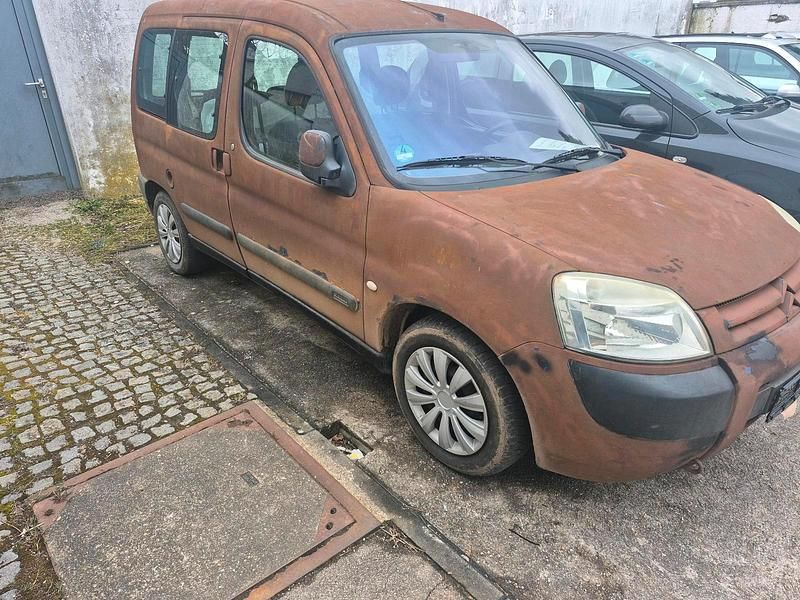 Gebraucht Citroën Berlingo 60 PS (44 kW) 2004 Rot Van / Kleinbus