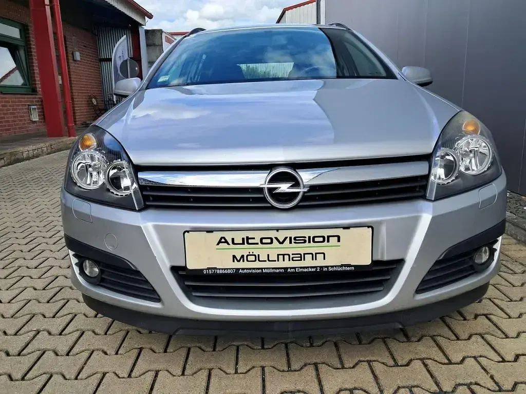 Gebraucht Opel Astra 105 PS (77 kW) 2006 Silber Limousine