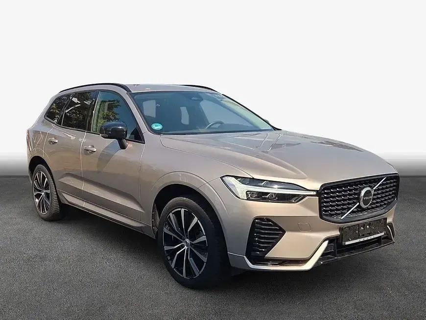 Gebraucht Volvo XC60 Plus 197 PS (144 kW) 2024 Silber SUV