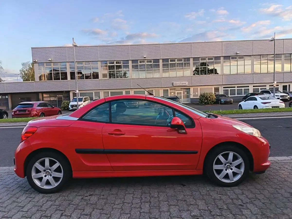 Gebraucht Peugeot 207 CC 120 PS (88 kW) 2009 Rot Cabrio