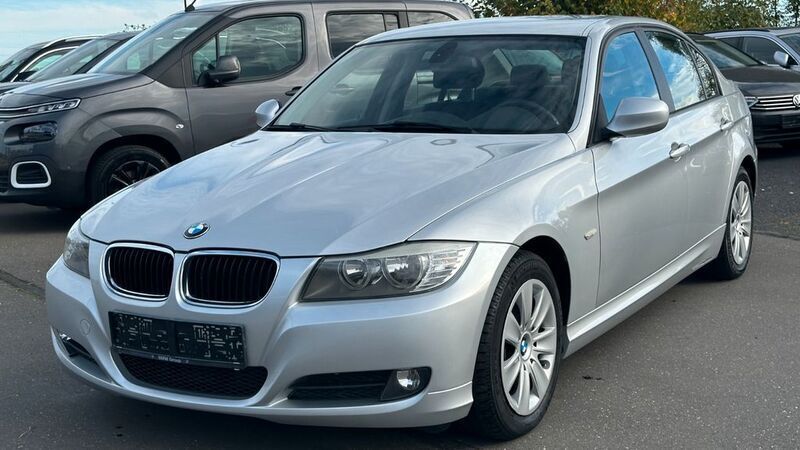 Silber Gebraucht 2009 BMW 320 Performance Limousine | 9.990 € (Teuer) - Bild 1/4