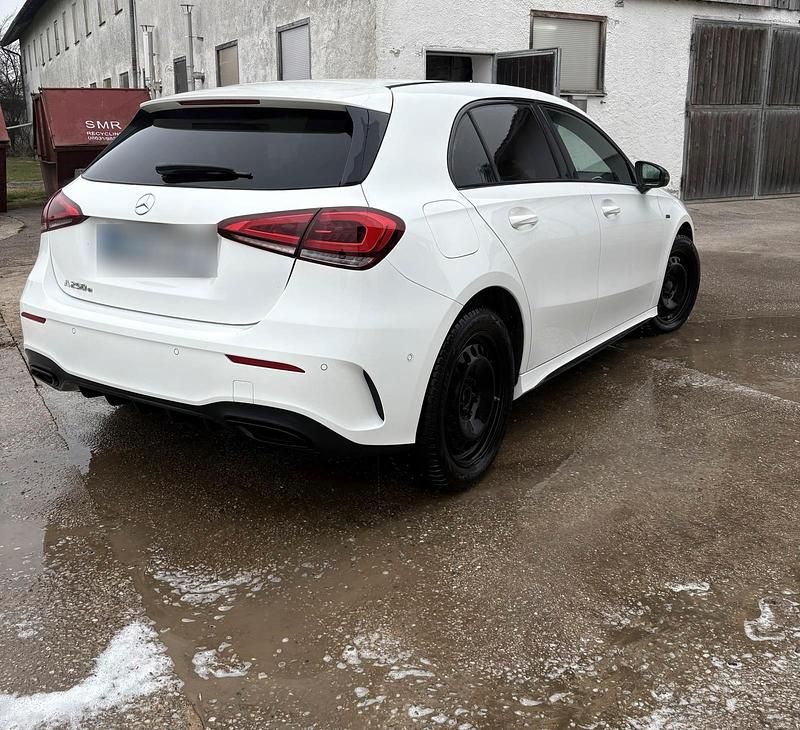 Usata Mercedes A250 160 CV (117 kW) 2021 Bianco Station wagon