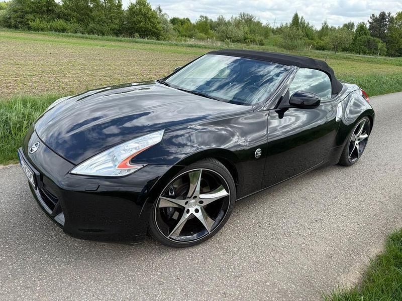 Schwarz Gebraucht 2013 Nissan 370Z Pack Cabrio | 16.950 € - Bild 1/4