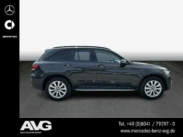 Gebraucht Mercedes GLC300e 320 PS (235 kW) 2021 SUV