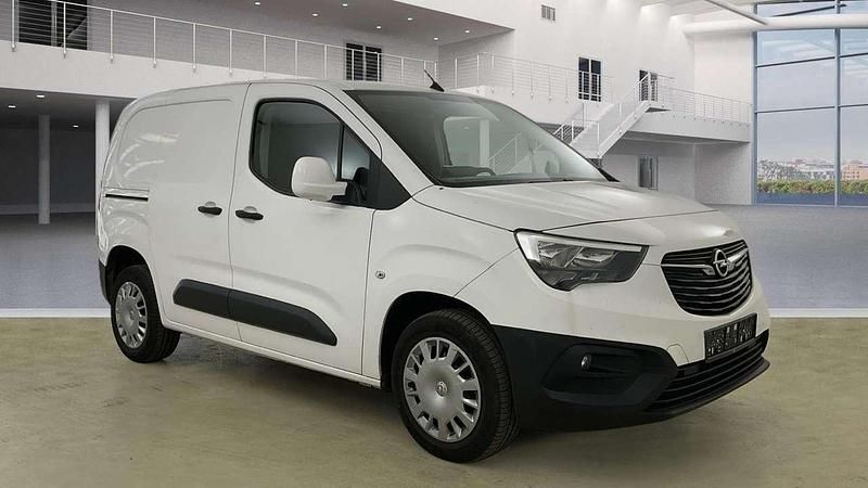 Gebraucht Opel Combo Edition 131 PS (96 kW) 2020 Jade weiss/arktis weiss Van / Kleinbus