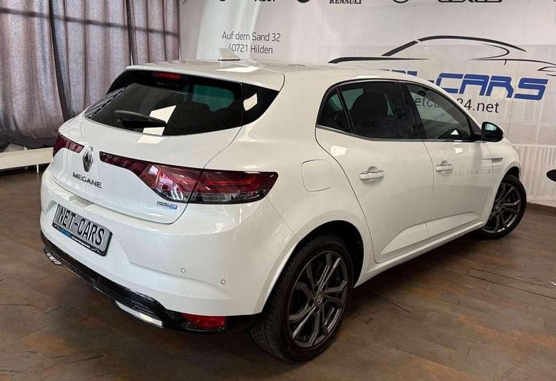 Gebraucht Renault Megane E-Tech Intens 160 PS (117 kW) 2021 Weiß Limousine