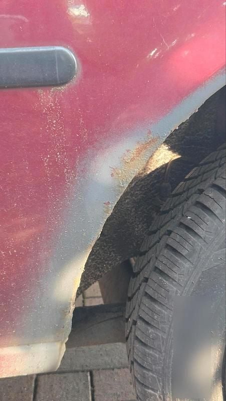 Gebraucht Ford Fiesta 50 PS (36 kW) 1999 Rot Kleinwagen