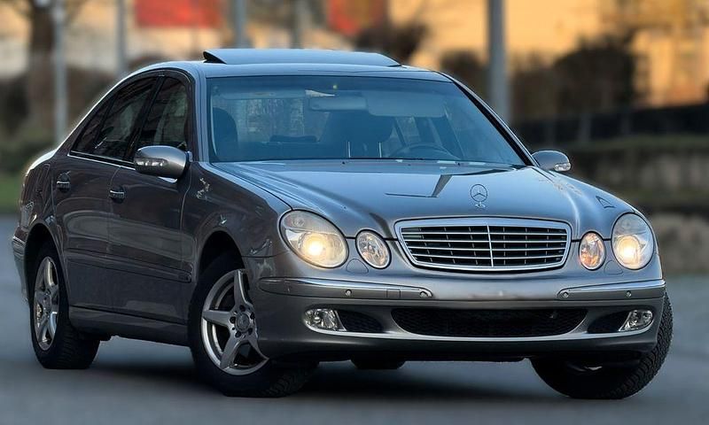 Usata Mercedes E220 150 CV (110 kW) 2003 Argento Berlina