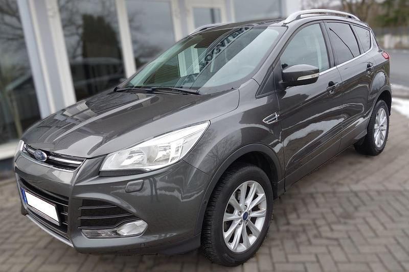 Gebraucht Ford Kuga Titanium 150 PS (110 kW) 2016 Grau SUV