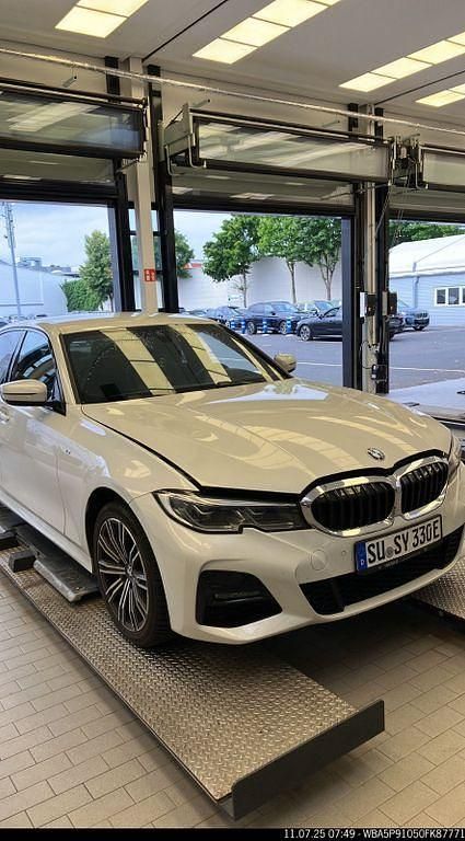 Gebraucht BMW 330e M Sport 292 PS (214 kW) 2021 Weiß Limousine