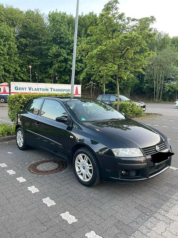 Gebraucht Fiat Stilo 95 PS (69 kW) 2005 Schwarz Kleinwagen