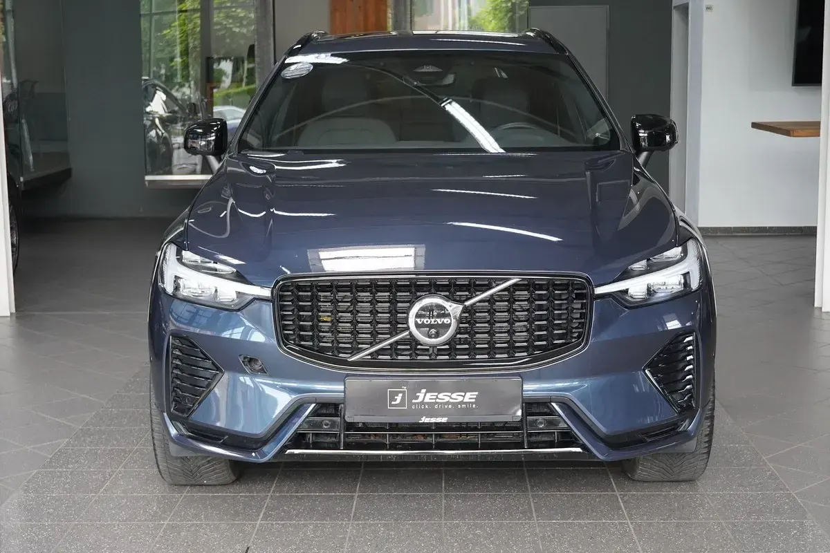 Gebraucht Volvo XC60 R-Design 197 PS (144 kW) 2023 Blau metallic SUV