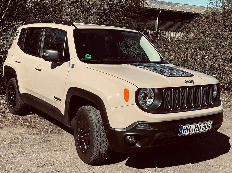Beige Gebraucht 2017 Jeep Renegade SUV | 23.100 € (Teuer) - Bild 1/4