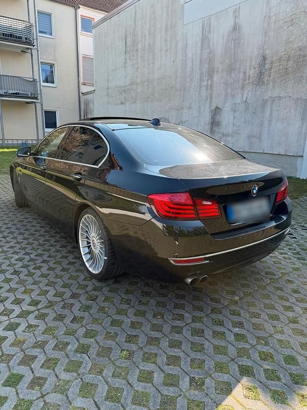 Gebraucht BMW 528 245 PS (180 kW) 2013 Schwarz Limousine