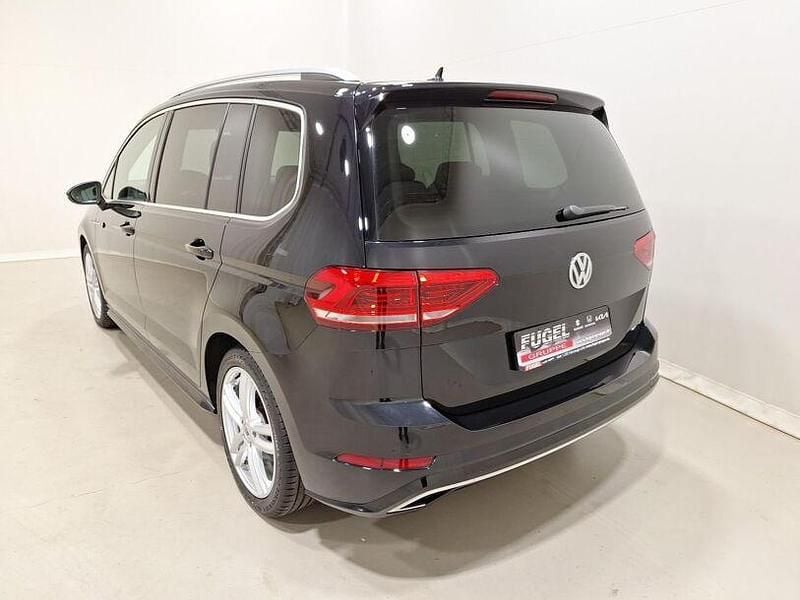 Gebraucht VW Touran R-line 150 PS (110 kW) 2019 Deep black perleffekt Van / Kleinbus