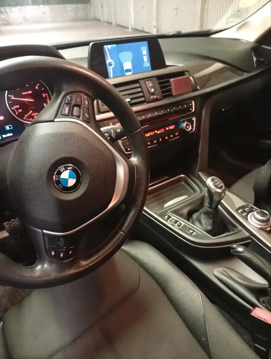 Gebraucht BMW 320 184 PS (135 kW) 2013 Schwarz Kombi