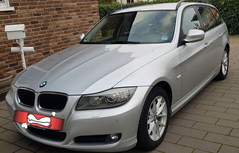 Silber Gebraucht 2009 BMW 320 Comfort Edition Kombi | 5.599 € (Fairer Preis) - Bild 1/4