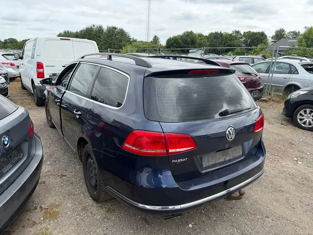 Gebraucht VW Passat Comfortline 140 PS (102 kW) 2011 Blau Kombi