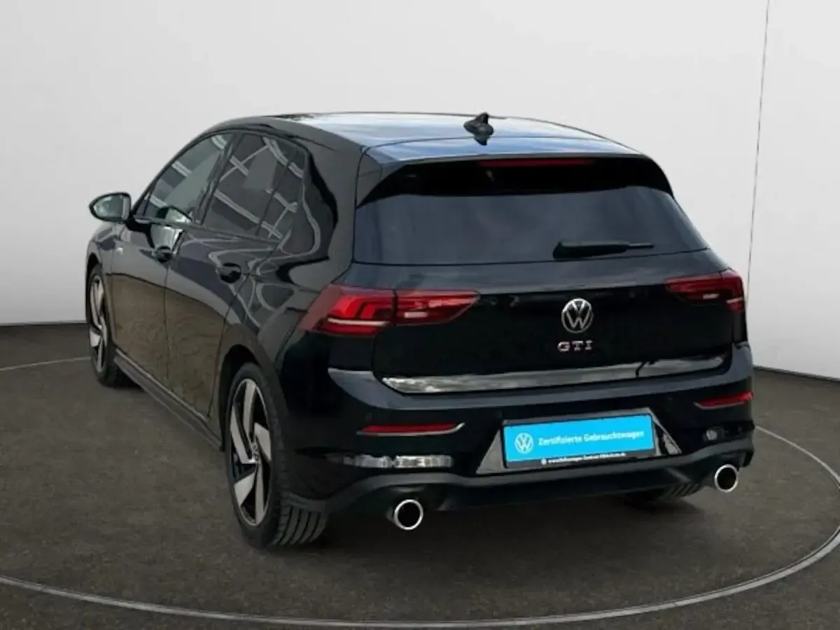 Gebraucht VW Golf VIII GTI 265 PS (194 kW) 2024 Schwarz Limousine