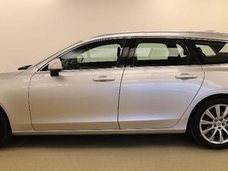Gebraucht Volvo V90 Momentum 190 PS (139 kW) 2017 Silber Kombi
