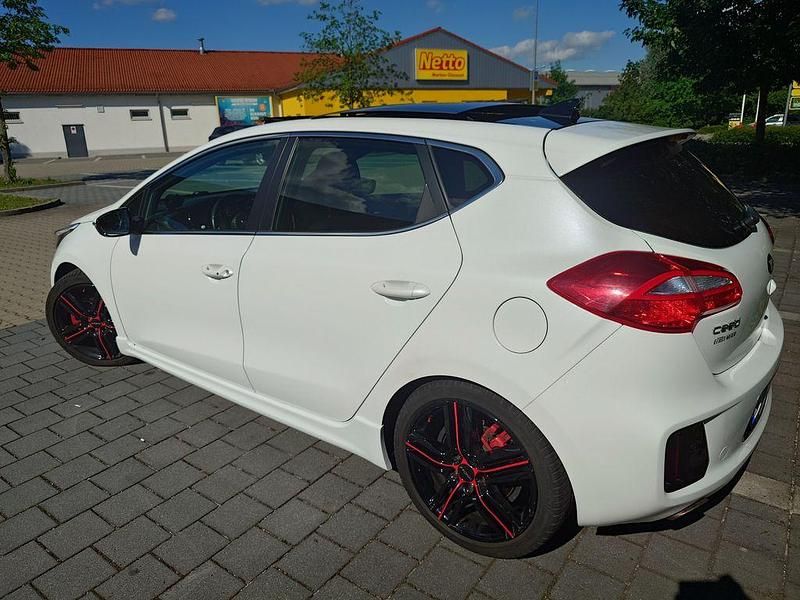 Gebraucht Kia Ceed GT-Track 204 PS (150 kW) 2018 Weiß Kleinwagen