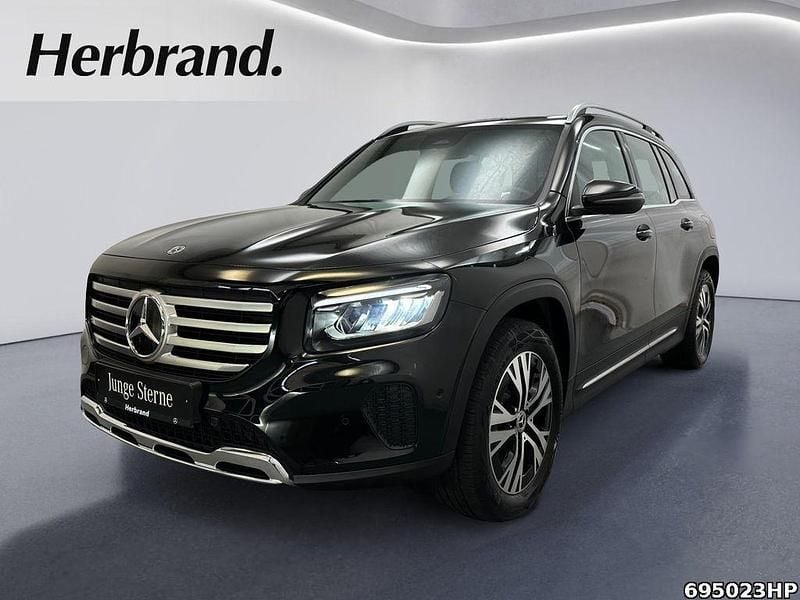 Metalliclack kosmosschwarz Gebraucht 2025 Mercedes GLB200 Progressive SUV | 40.890 € (Fairer Preis) - Bild 1/4