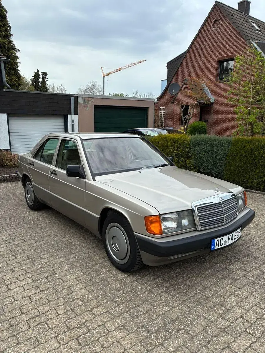 Gebraucht Mercedes 190 110 PS (80 kW) 1990 Limousine