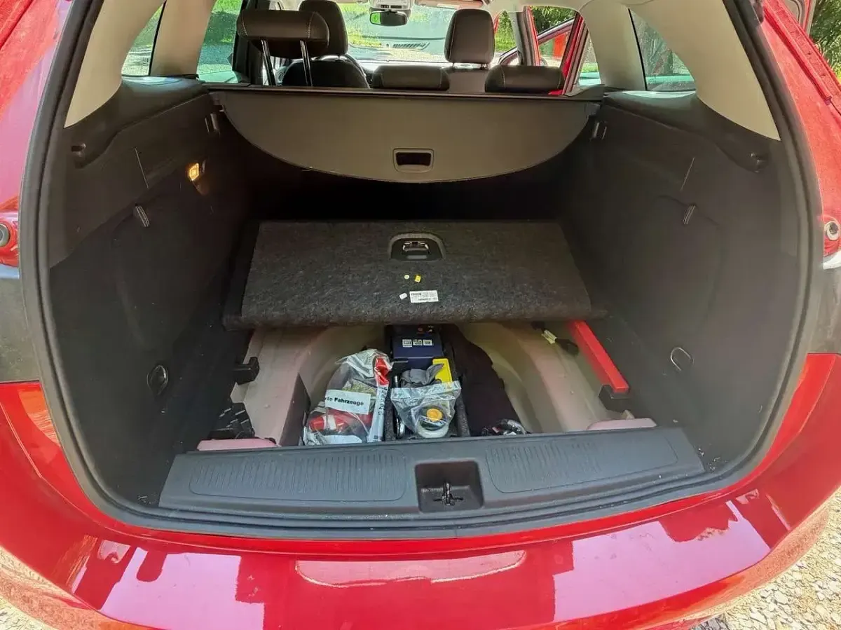 Gebraucht Opel Astra Innovation 160 PS (117 kW) 2016 Rot Kombi