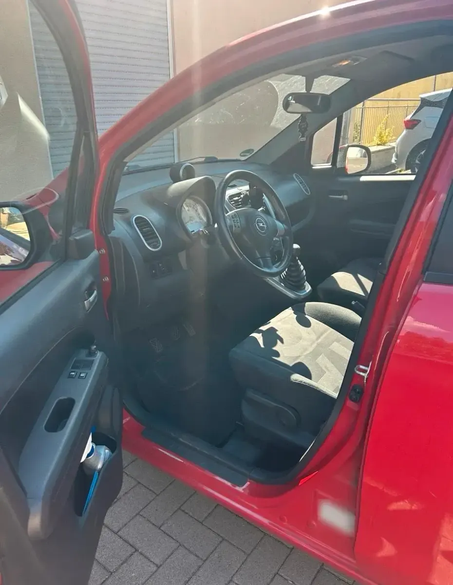 Gebraucht Opel Agila 86 PS (63 kW) 2009 Rot Kleinwagen