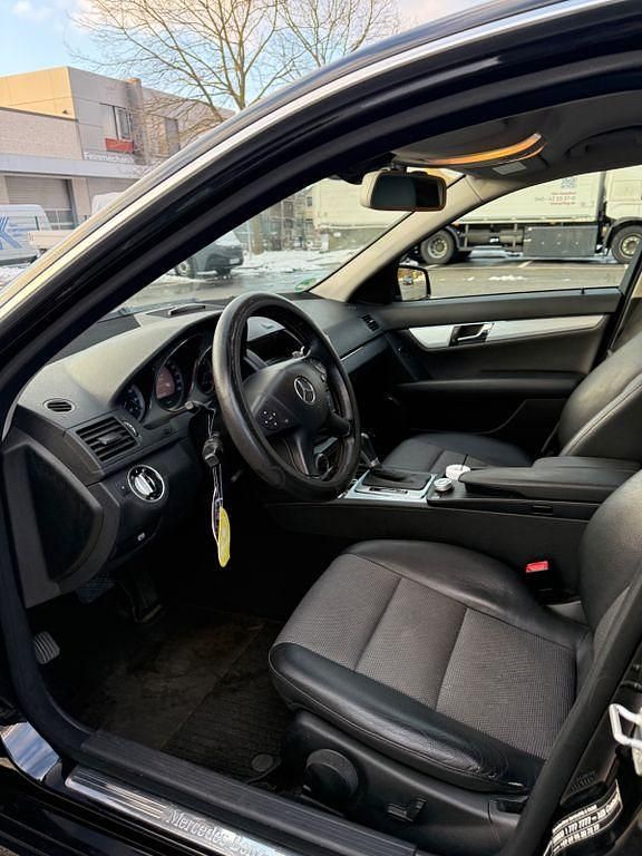 Gebraucht Mercedes C250 204 PS (150 kW) 2011 Schwarz Limousine