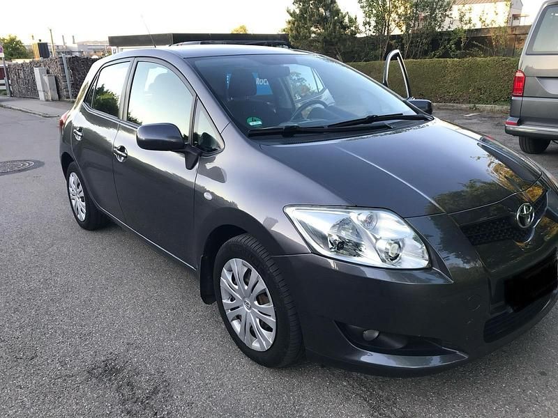 Braun Gebraucht 2009 Toyota Auris Limousine | 4.850 € (Guter Preis) - Bild 1/4