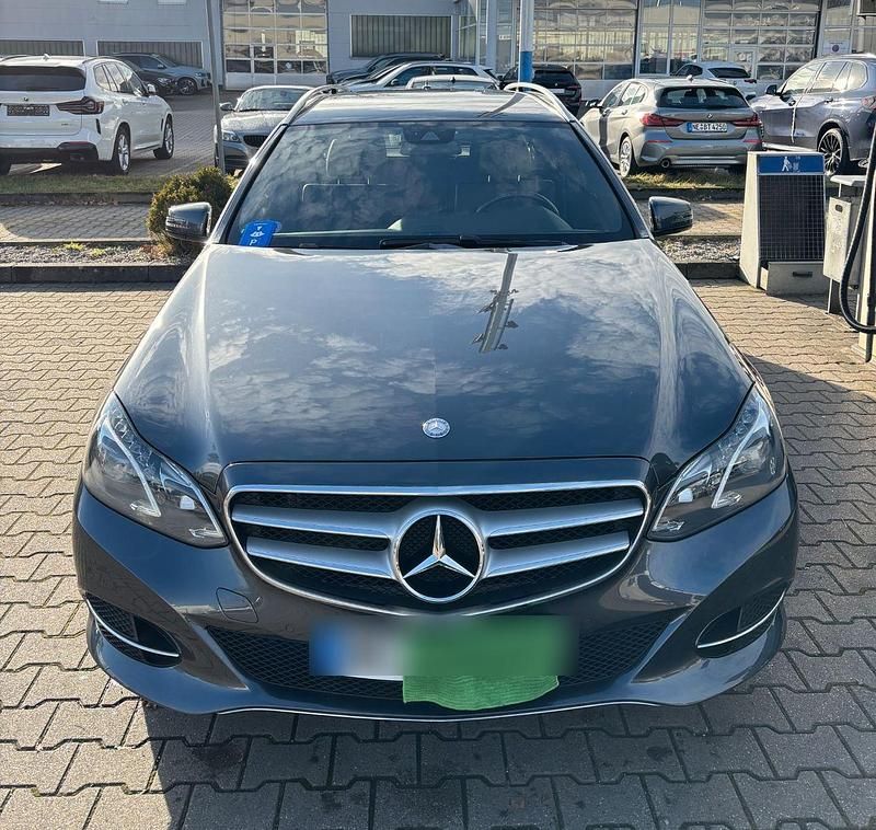 Grau Gebraucht 2015 Mercedes E250 Avantgarde Kombi | 22.000 € (Fairer Preis) - Bild 1/4