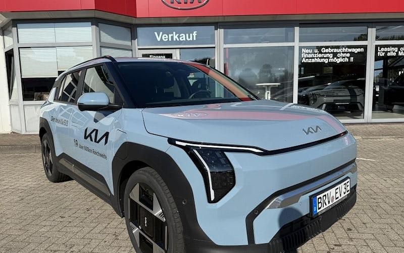 Hell blau metallic Gebraucht 2024 Kia EV3 Earth SUV | 36.990 € (Guter Preis) - Bild 1/4