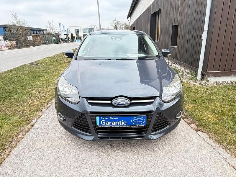 Gebraucht Ford Focus Titanium 101 PS (74 kW) 2014 Grau Limousine