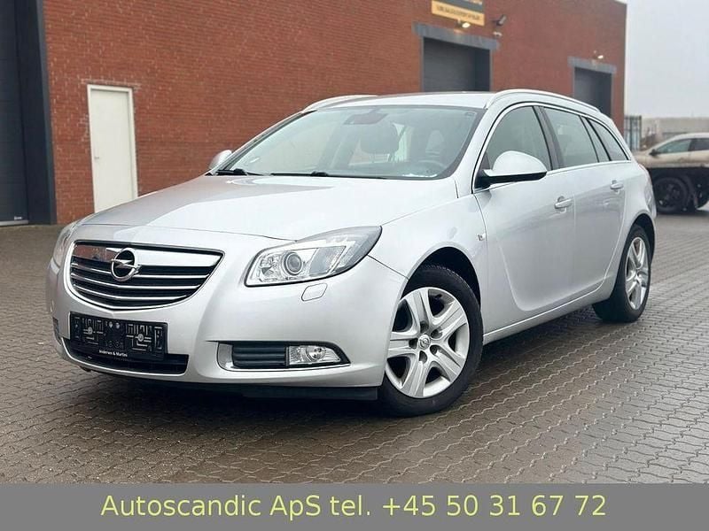 Gebraucht Opel Insignia Edition 131 PS (96 kW) 2013 Silber Kombi