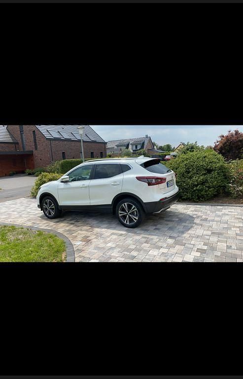 Weiß Gebraucht 2021 Nissan Qashqai Akari SUV | 17.900 € (Superpreis) - Bild 1/4