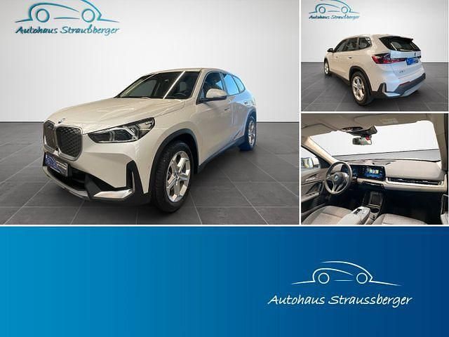 Weiß Gebraucht 2024 BMW iX1 Performance SUV | 36.590 € (Superpreis) - Bild 1/4