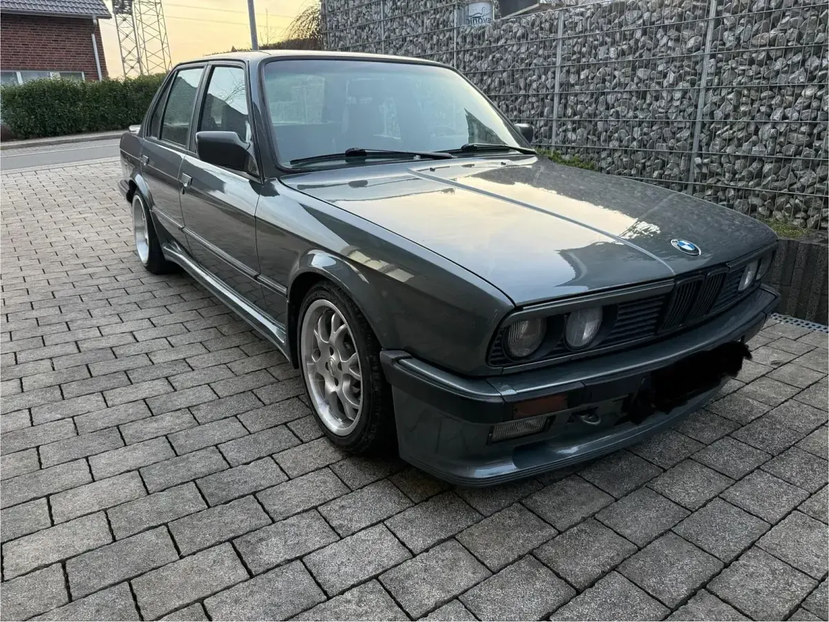 Gebraucht BMW 325 171 PS (125 kW) 1987 Grau Limousine