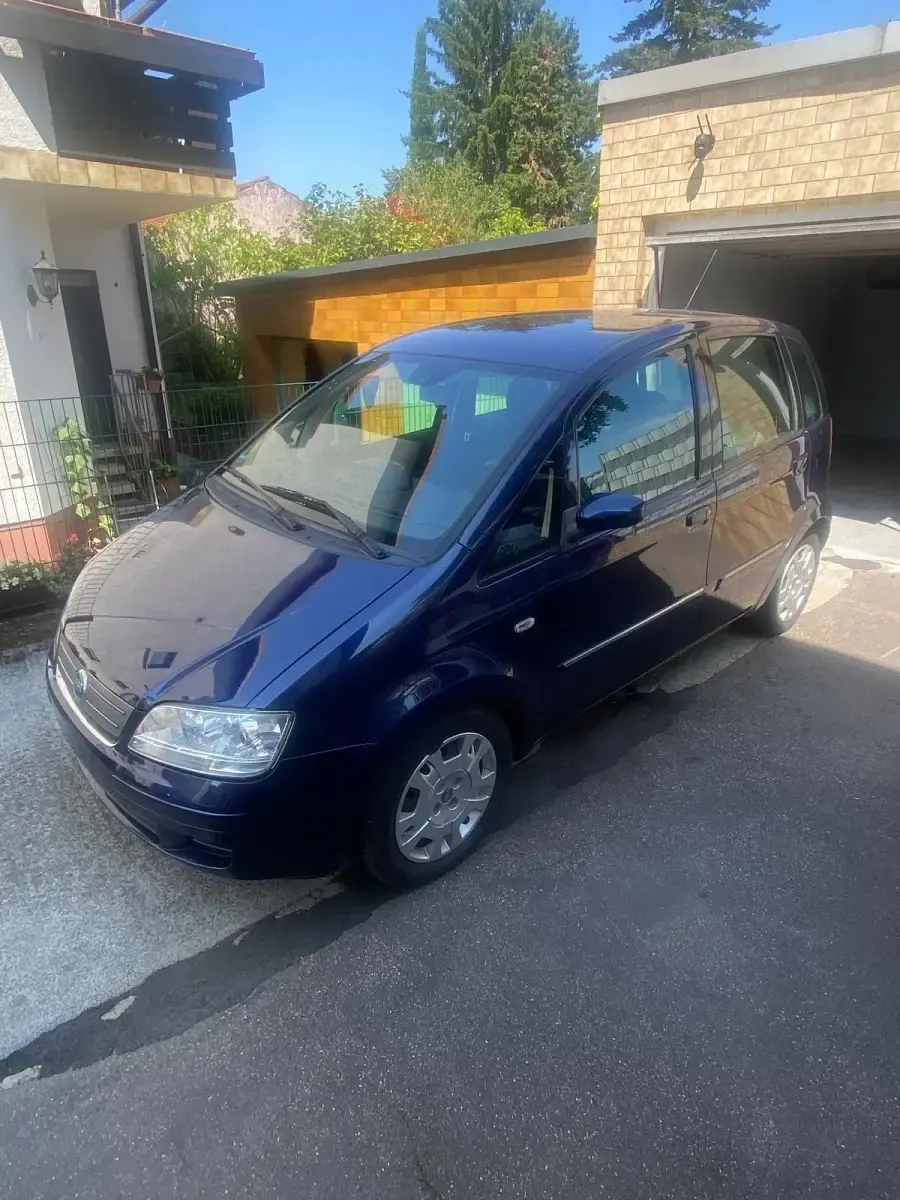 Gebraucht Fiat Idea Dynamic 95 PS (69 kW) 2006 Blau Van / Kleinbus