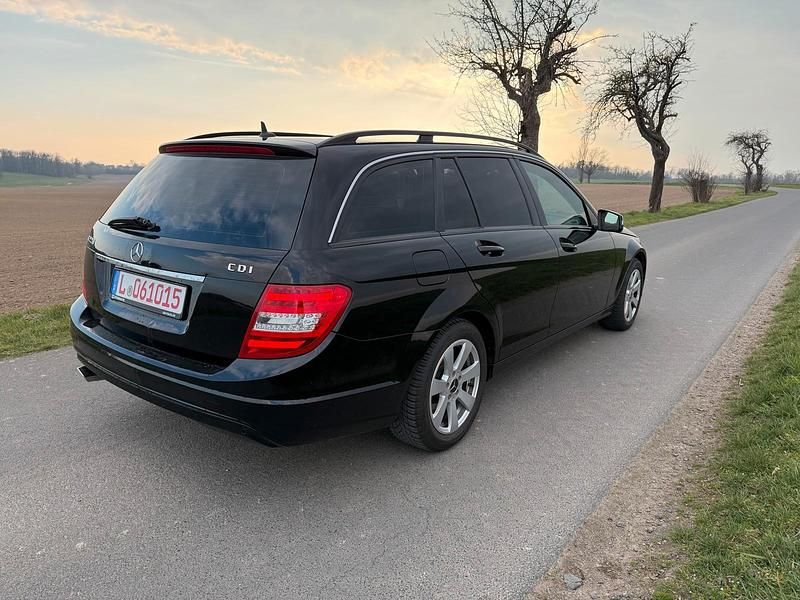 Gebraucht Mercedes C220 170 PS (125 kW) 2013 Schwarz Kombi